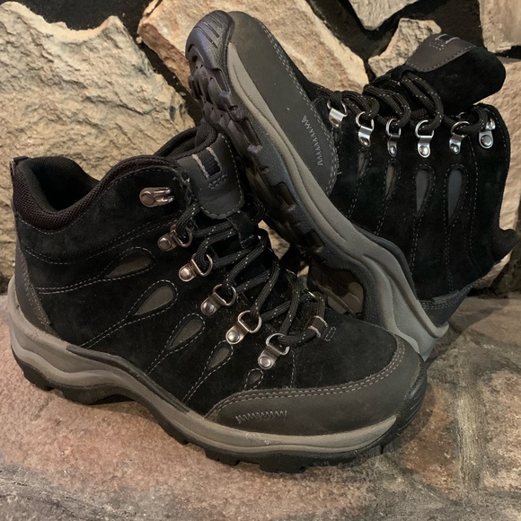 Clarks Shoes - Clarks Arctic Hiker Women’s Size 6.5